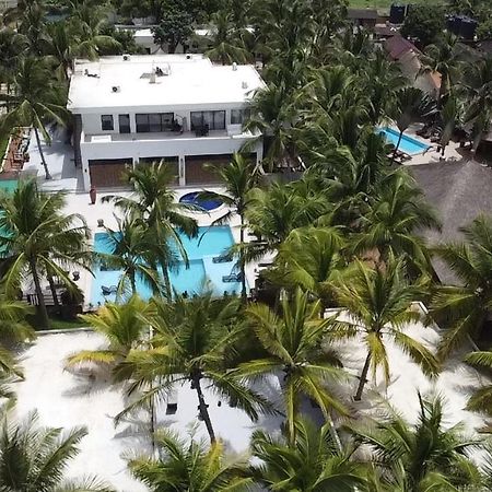 The Big Blue Resort & Spa Kasoa Exterior photo